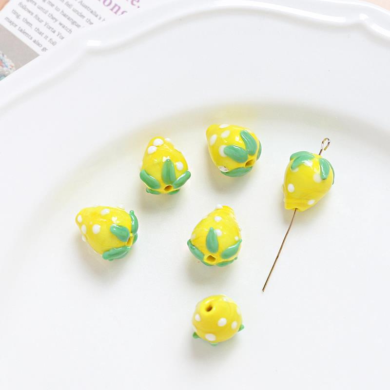 10 pcs Glass Strawberry Straight Hole Beads