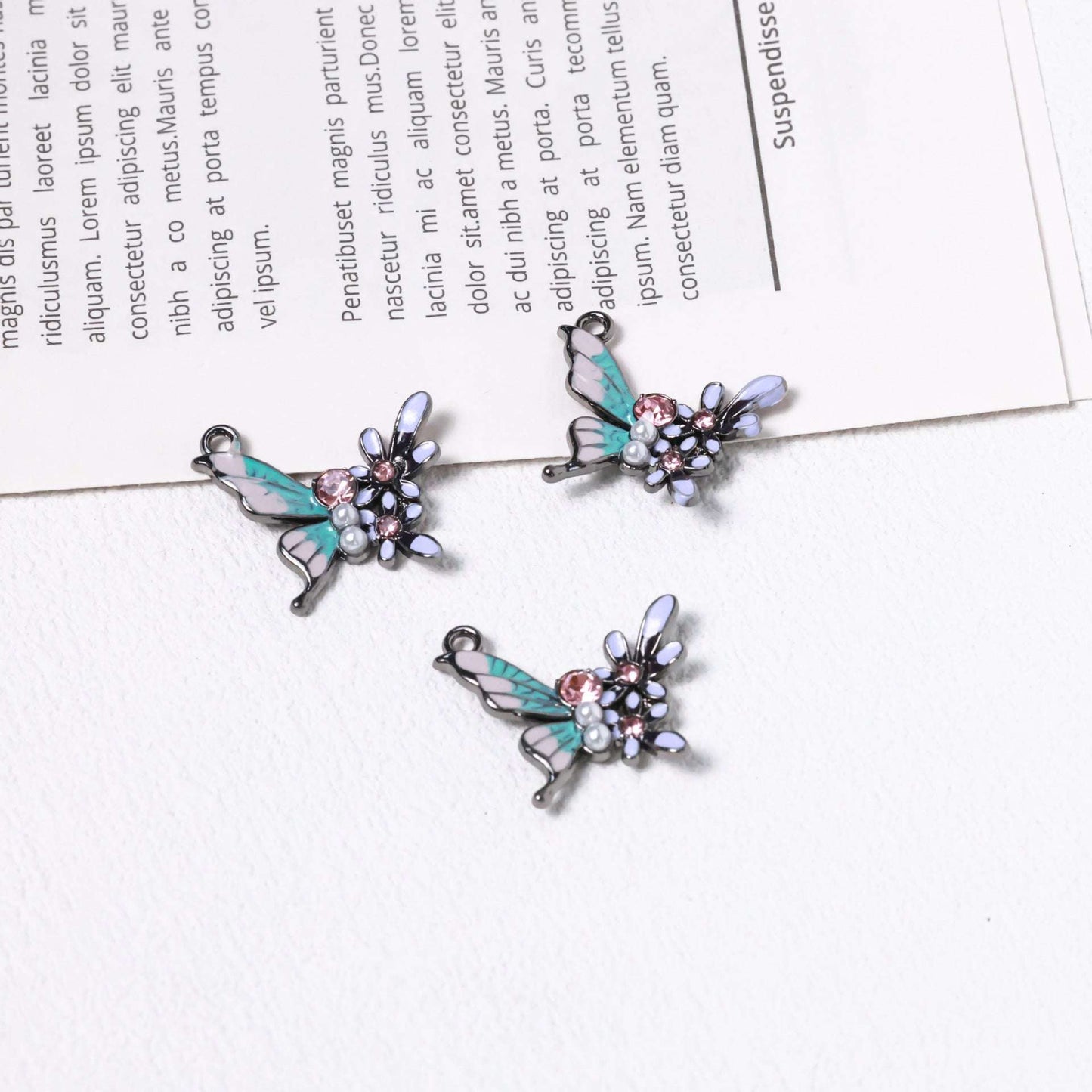 Elegant Diamond-Studded Pearl Oil-Drip Butterfly