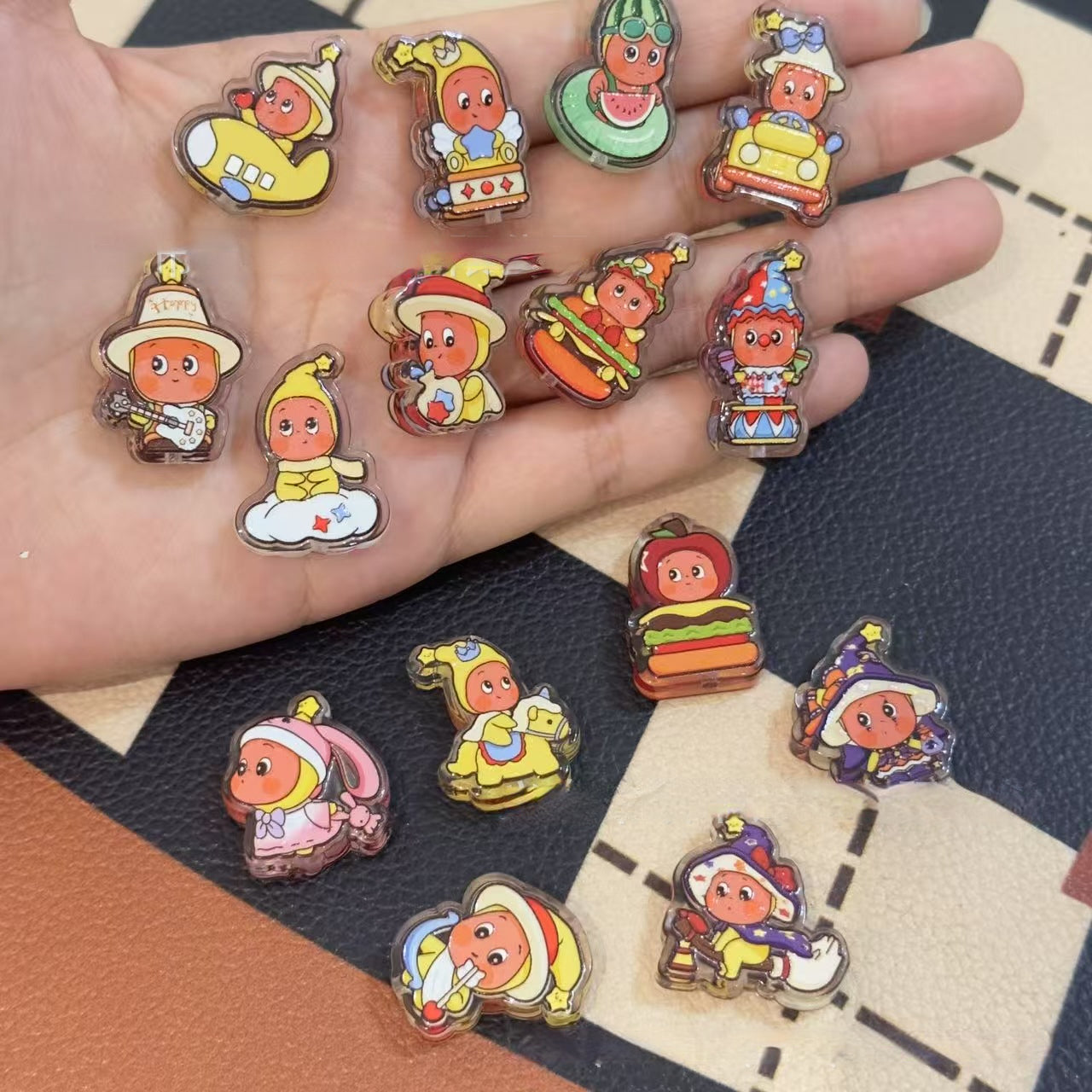 5 pcs Printed Embossed Cartoon Amusement Park Star People Acrylic Beads