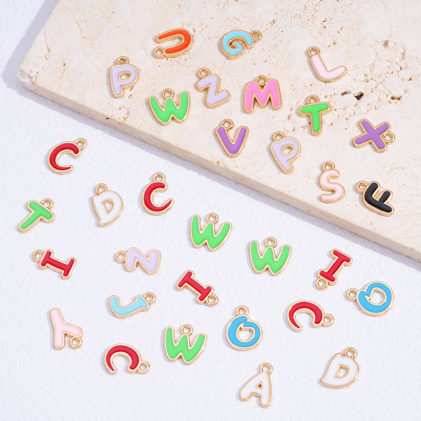 100 pcs Colorful Single-Sided Mixed Color 26 English Alphabet Pendants