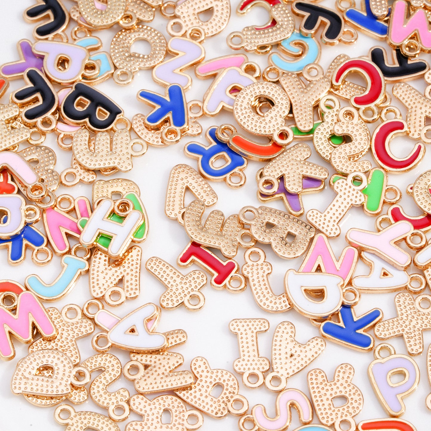 100 pcs Colorful Single-Sided Mixed Color 26 English Alphabet Pendants