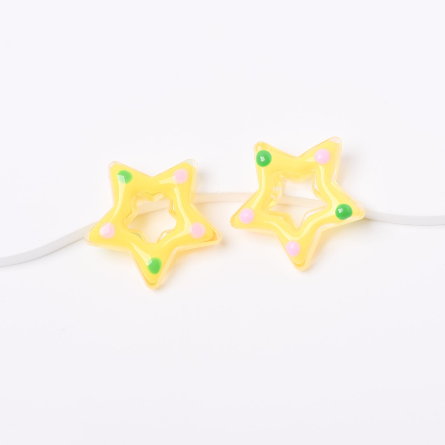 Glow-in-the-dark hand-painted five-pointed star Beads